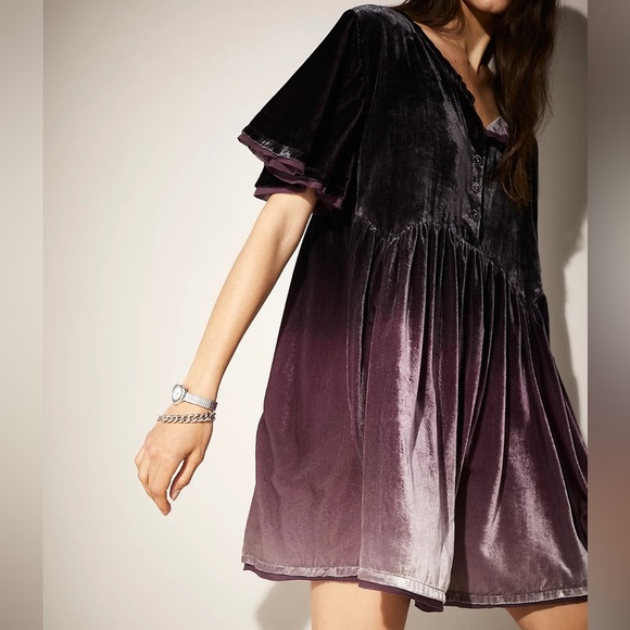 Free People Dresses & Skirts - Free People Velvet Ombre Mini Babydoll Dress in Black and Green